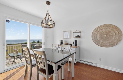 Beresford House | *Beachfront Retreat*Stunning Views*Paddle*Relax