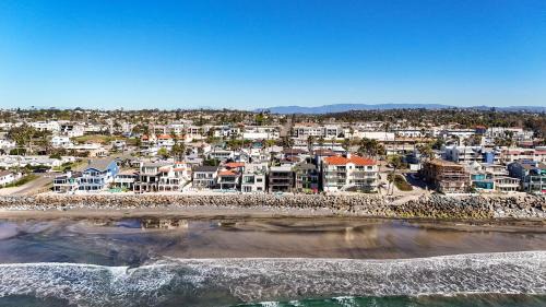 South Oceanside House | Beachfront Retreat