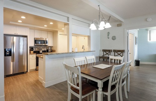 South Oceanside Condo | Beachfront Retreat