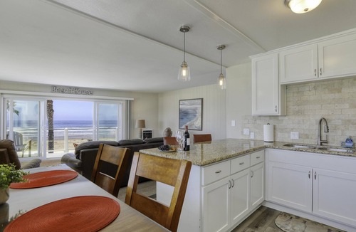 Downtown Condo | Beachfront Retreat With Balcony Overlooking Pacific Ocean