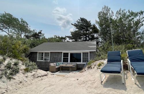 Wading River House | Beachfront Romance: Rustic Home w/Private Beach