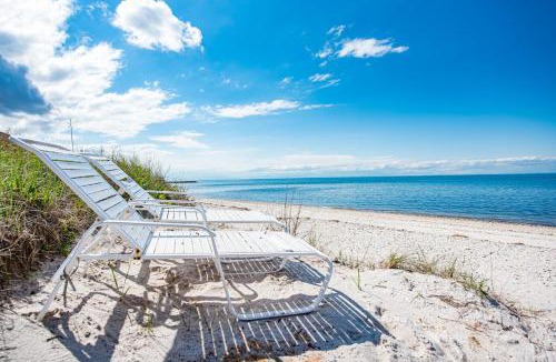 Wading River House | Beachfront Romance: Rustic Home w/Private Beach