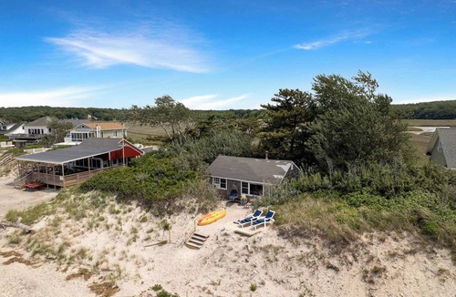 Wading River House | Beachfront Romance: Rustic Home w/Private Beach