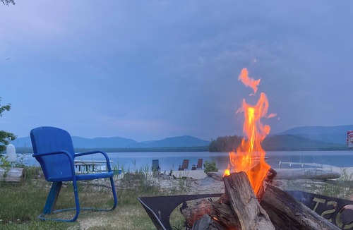 Roxbury Cottage | Beachfront-Roxbury Pond