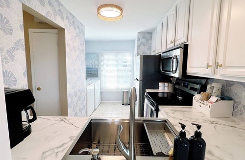 Beachwalk Condo | Beachfront Saint Helena Island Condo w/Amenities!
