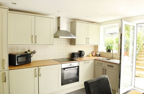 Colwyn Bay Cottage | Beachfront Sea View Cottage