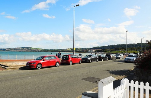 Colwyn Bay Cottage | Beachfront Sea View Cottage