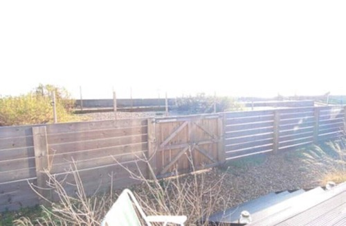 Selsey Apartment | Beachfront Self-contained one Bedroom Annex