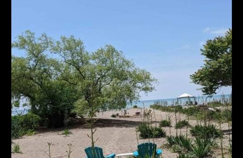 Central Elgin Cottage | Beachfront Spectacular Property Directly on a Private Beach in Port Stanley