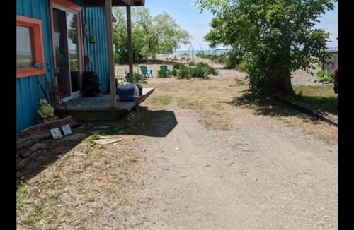 Central Elgin Cottage | Beachfront Spectacular Property Directly on a Private Beach in Port Stanley