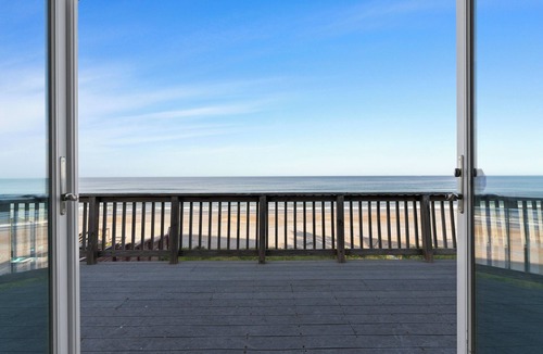 Crescent Beach House | Beachfront St. Augustine -Family & Pet-Friendly