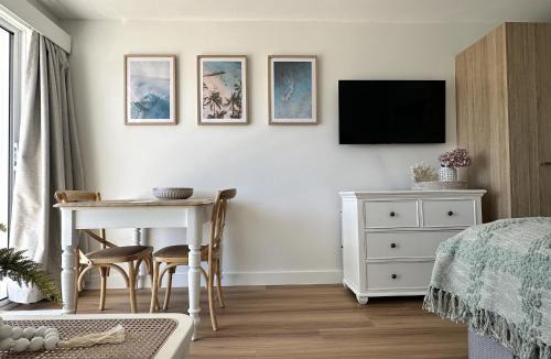 Dee Why Apartment | Beachfront Studio Fabulous Location