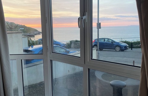 Newquay Apartment | Beachfront Studio Flat in Newquay Town
