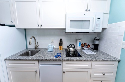 Dennis Port Apartment | Beachfront Studio in Dennis Port w/Kitchenette