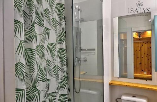 Marigot Apartment | Beachfront Studio in Marigot