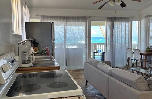 Pupukea Apartment | Beachfront Studio in North Shore - Upper Unit