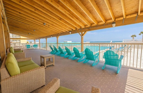 Ormond Beach Park Apartment | Beachfront Studio Stay | Balcony Views & Hot Tub