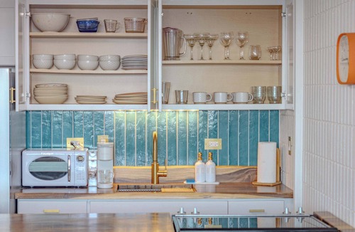 Punaluu Condo | Beachfront Studio w Amazing Views