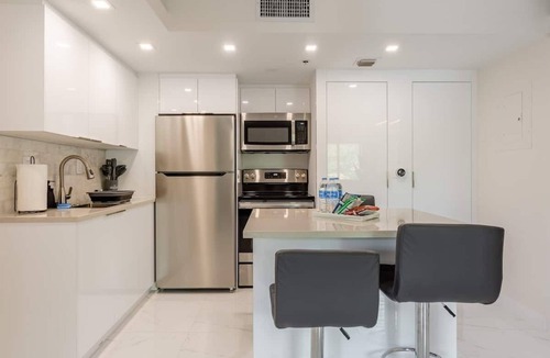 South Pointe Condo | BEACHFRONT Stunning 2 Bed 2 Bath w/Free Parking