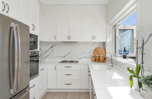 Wamberal Apartment | Beachfront Sunrise