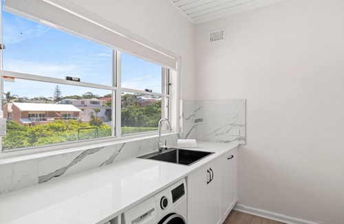 Wamberal Apartment | Beachfront Sunrise in Wamberal