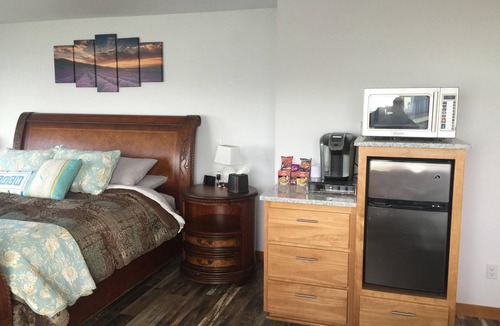 Sequim Bed & Breakfast | Beachfront Sunset Room 2 @ Banana Belt Dreams