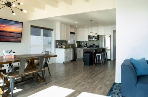 Sunset Beach Condo | Beachfront Sunset Beach Condo | Ocean Views & Beach Access