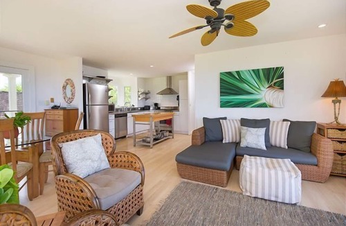 Haleiwa House | Beachfront | Sunsets & Sea Turtles