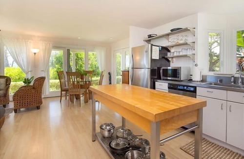 Haleiwa House | Beachfront | Sunsets & Sea Turtles