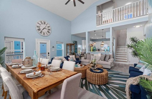 Galveston House | Beachfront | Swim Spa | Game Room | Sleeps 15
