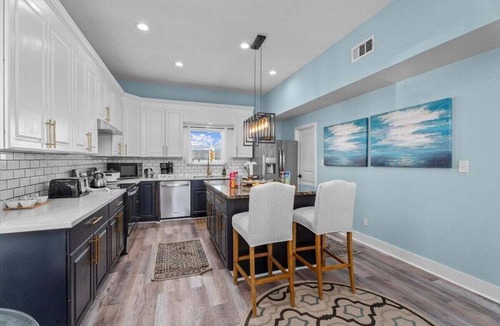 Galveston House | Beachfront | Swim Spa | Game Room | Sleeps 15
