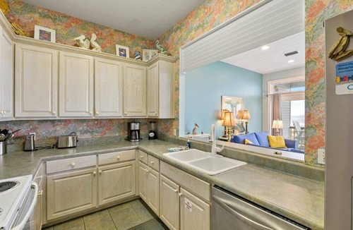 Laguna Beach Estates House | Beachfront Townhome! West End PCB. 3 Bedrooms Sleeps 10!