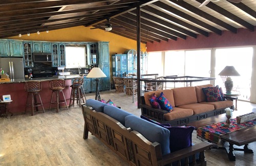 La Fonda House | Beachfront Vacation Rental