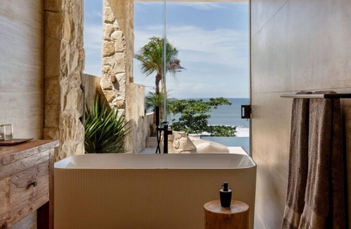 Suraberata House | Beachfront Views Balian LuxVilla