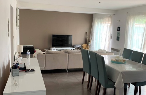 Le Grau-dʼAgde Villa | Beachfront villa 10 minutes' walk from the beach and shops