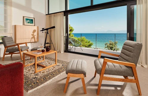 Sucuraj Villa | Beachfront Villa Aqua Haven with Pool