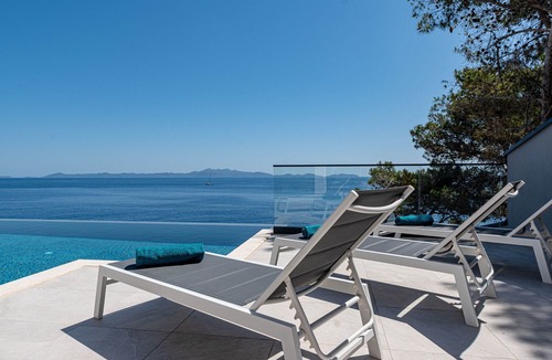 Blato Villa | Beachfront Villa Aquamarin with Pool