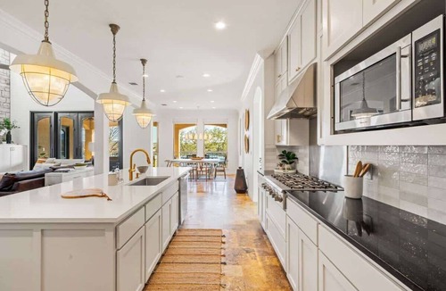 Kingsland House | Beachfront Villa | Concierge Services