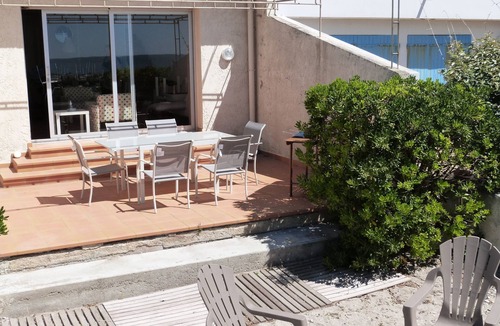 Frontignan Villa | Beachfront villa directly on the beach