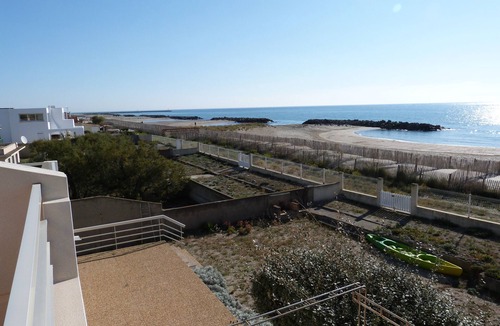 Frontignan Villa | Beachfront villa directly on the beach