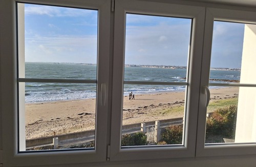 Gavres Villa | Beachfront villa. Exceptional view.Sleeps 8