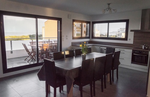 Saint-Cyprien Plage Villa | Beachfront villa, 12 pers. 3 stars, in Saint Cyprien Wi-fi air-conditioning