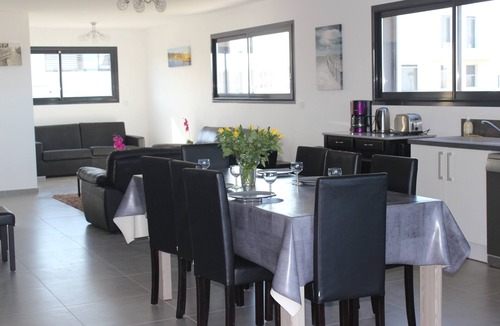 Saint-Cyprien Plage Villa | Beachfront villa, 10 pers. 3 stars, in Saint Cyprien Wi-fi air-conditioning