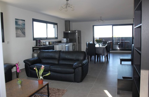 Saint-Cyprien Plage Villa | Beachfront villa, 10 pers. 3 stars, in Saint Cyprien Wi-fi air-conditioning