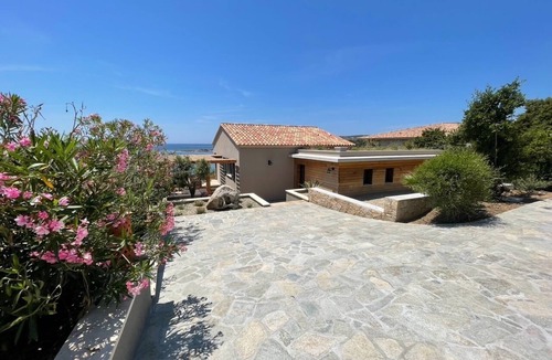 Tizzano Villa | Beachfront villa.
