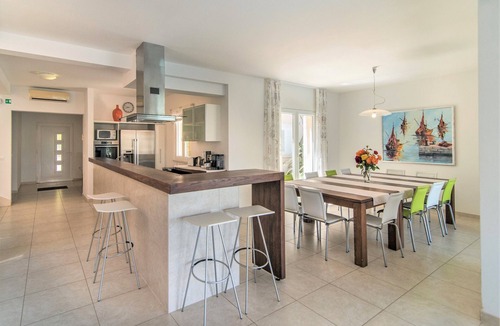 Mirce Villa | Beachfront Villa Gumonca wt heated pool, jacuzzi, seaview terraces & eco gardens