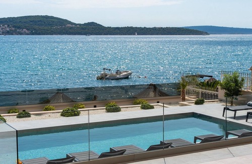 Seget Donji Villa | Beachfront Villa Luminara with 4 bedrooms, private pool, sauna