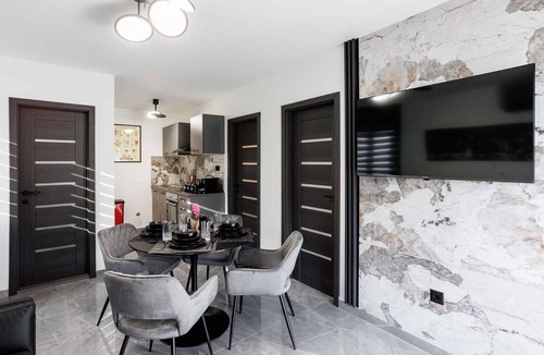Podglavica Villa | Beachfront Villa Marivi with Pool and Game Room