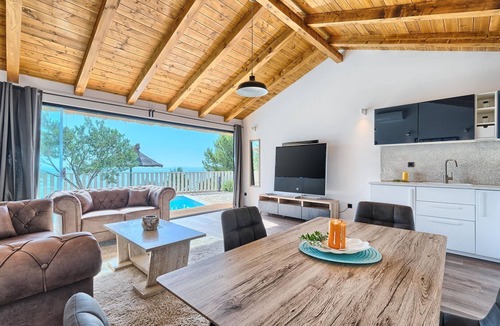 Jezera Villa | Beachfront Villa New Horizons III