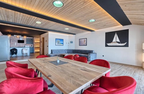 Jezera Villa | Beachfront Villa New Horizons II